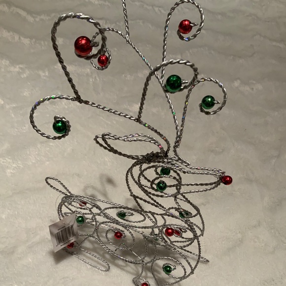 🌸3/$20🌸 16” WIRE REINDEER WITH BEADS - Picture 4 of 5
